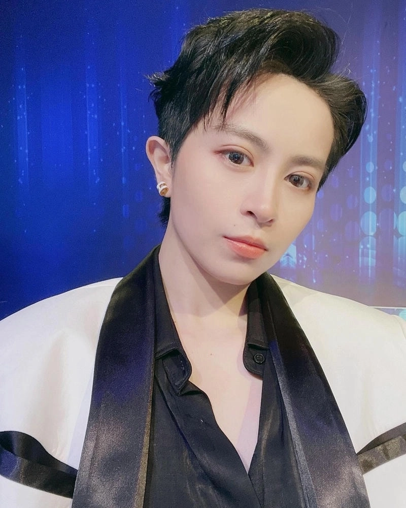 Chị đẹp Đạp Gió 2024 Gil Lê tỏa sáng rực rỡ