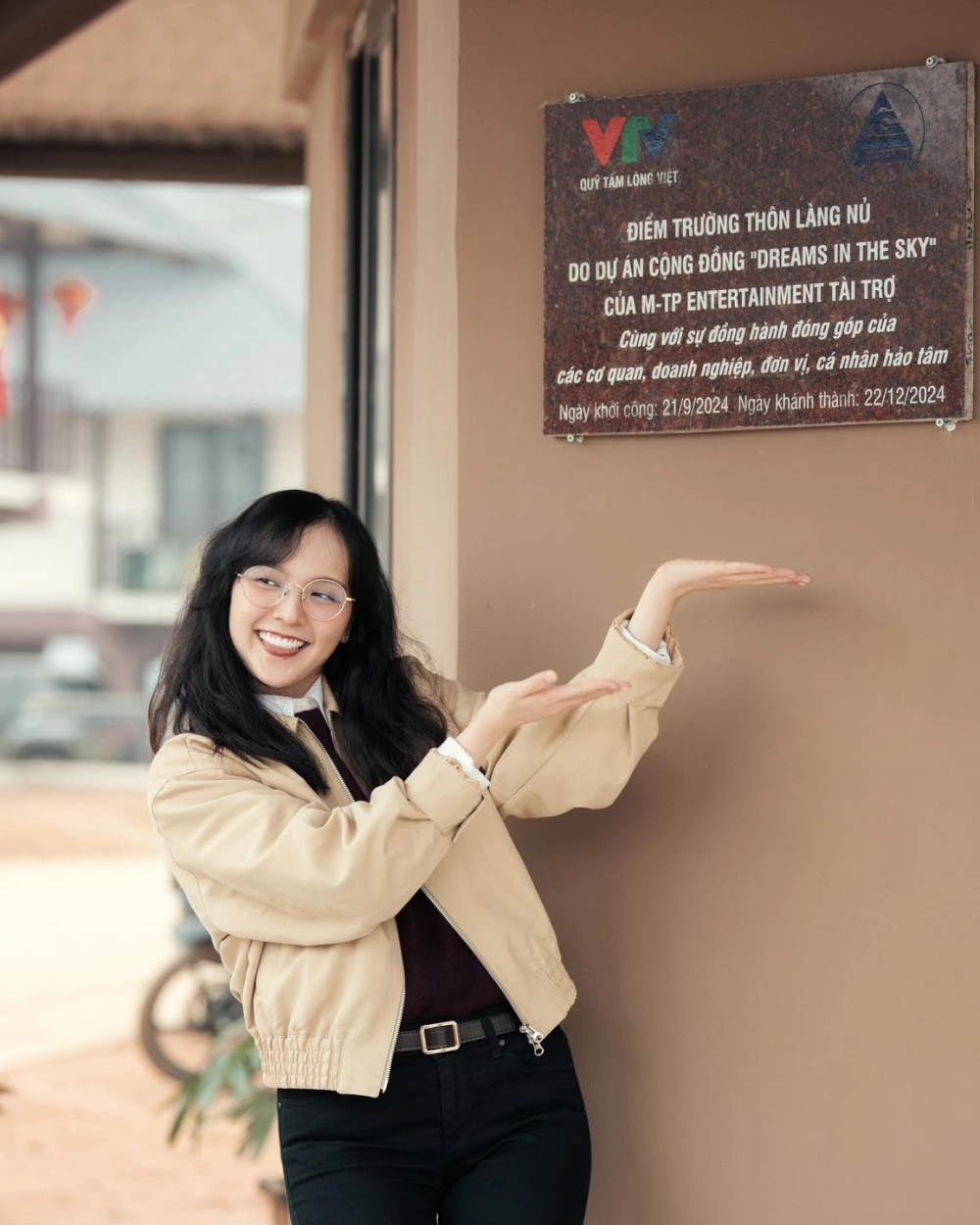 Ảnh quá khứ của Hải Tú gây tranh cãi dữ dội