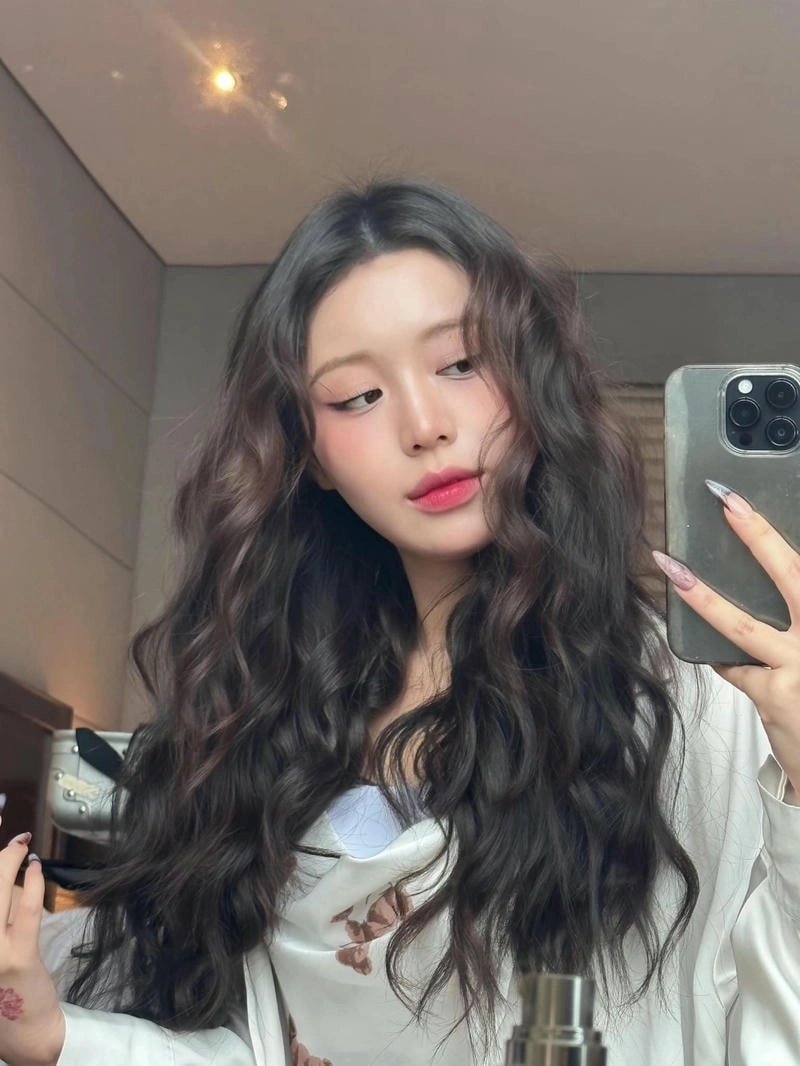 Tiểu sử Han Sara cho thấy hành trình nỗ lực không ngừng