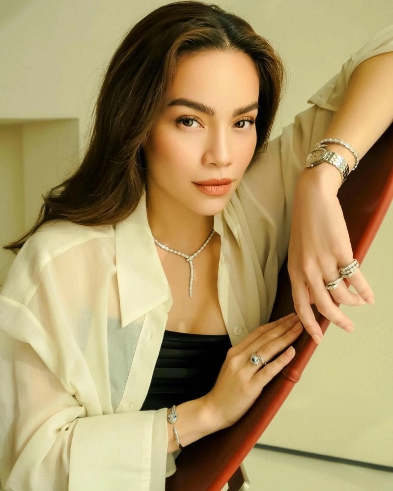 Lắng nghe Cô đơn trên sofa Hồ Ngọc Hà