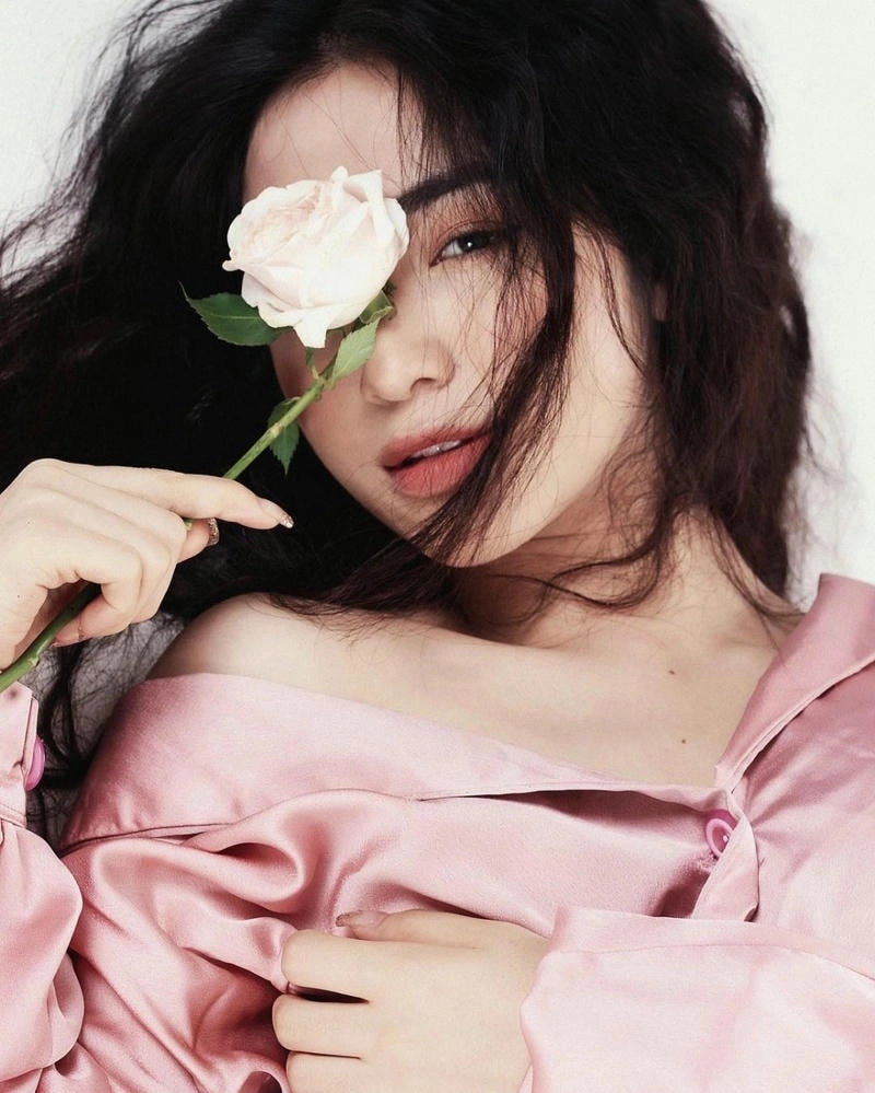 Cảnh hậu trường ngày chưa giông bão Hoà Minzy