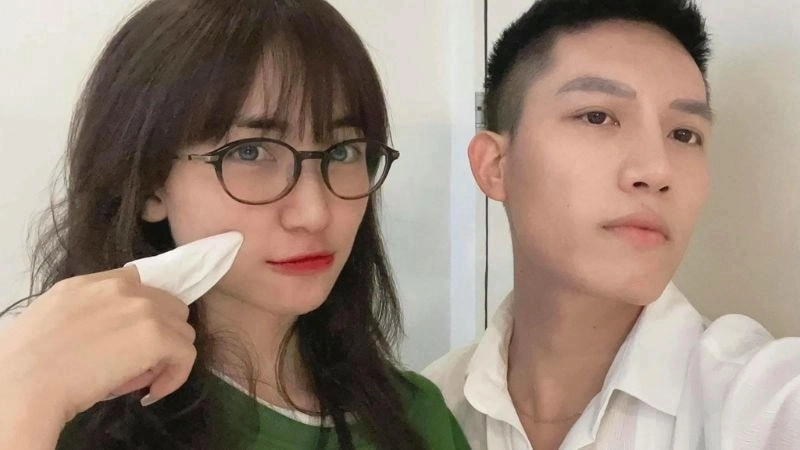 Cái bắt tay giữa Văn Mai Hương Hoà Minzy