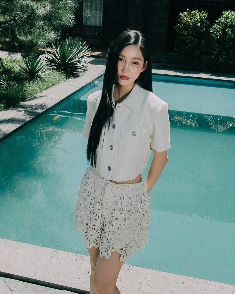 Hóa thân độc đáo của Juky San ca sĩ mặt nạ