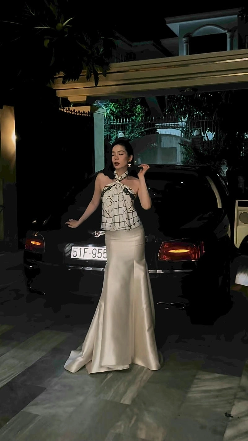 Khoảnh khắc sân khấu Lệ Quyên live