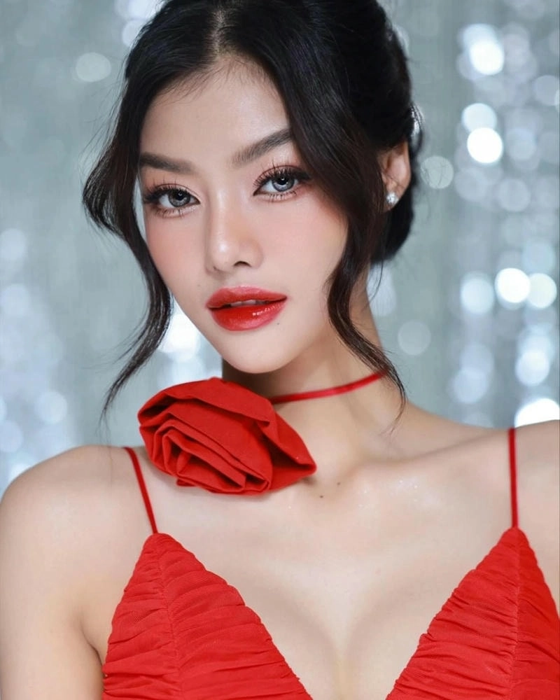 Hình ảnh mới lạ của Lona Kiều