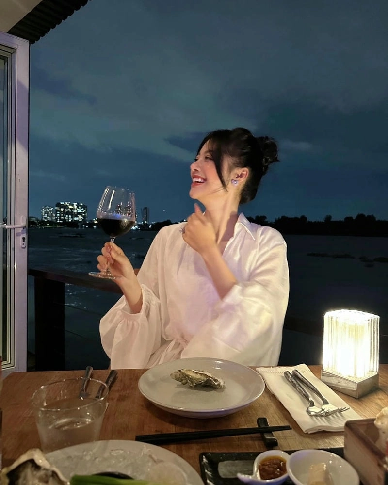 Top Lona Kiều Loan MV triệu view