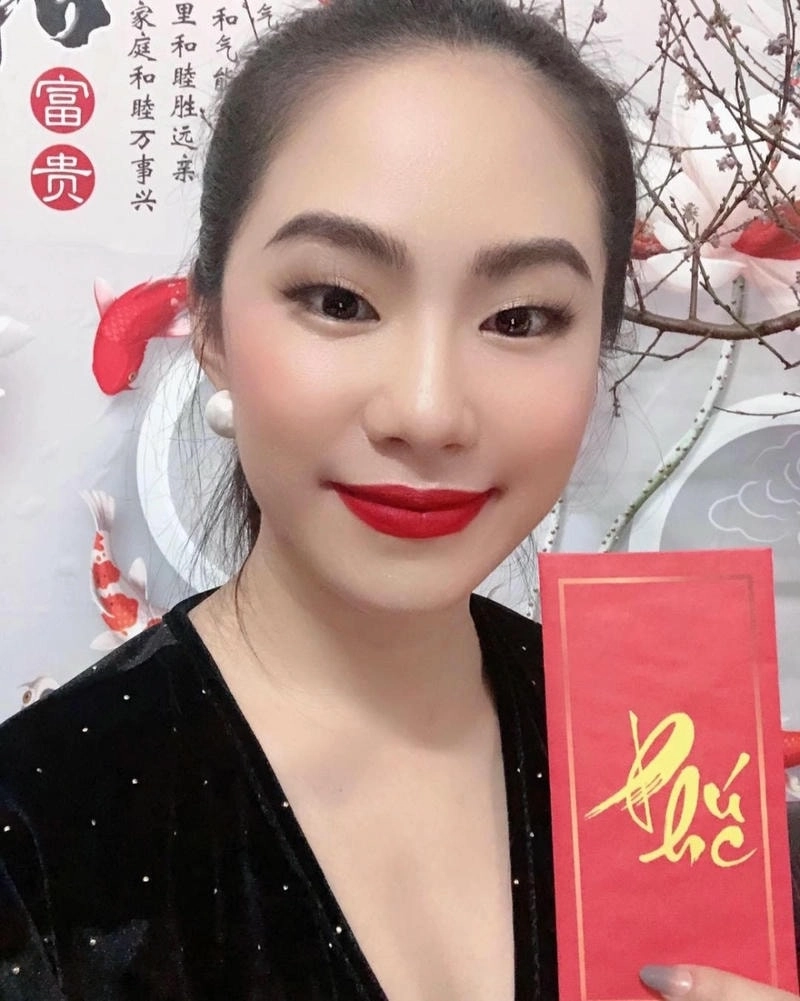 Màn hóa thân ấn tượng Lương Bích Hữu ca sĩ giấu mặt