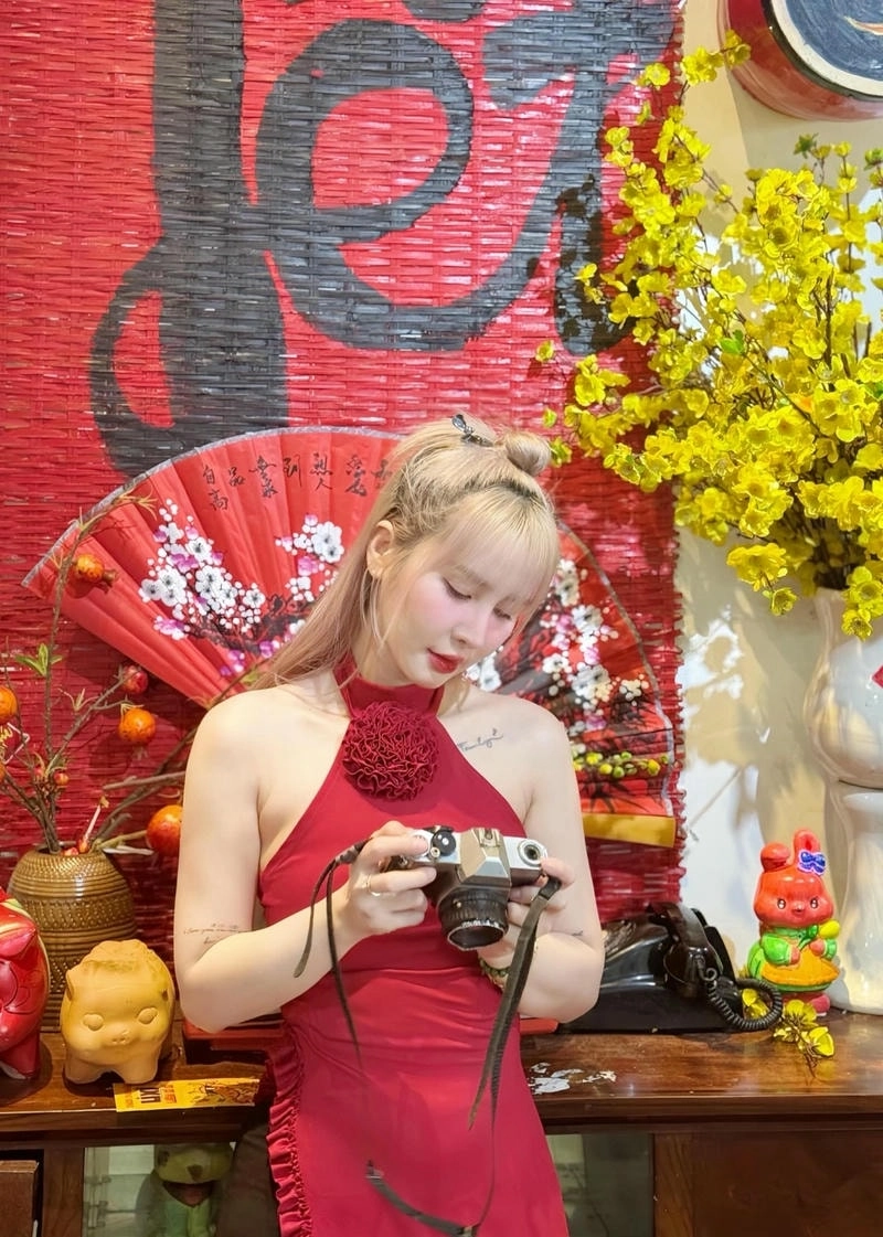 Ngân Sát Thủ diện mạo cuốn hút tựa game thủ