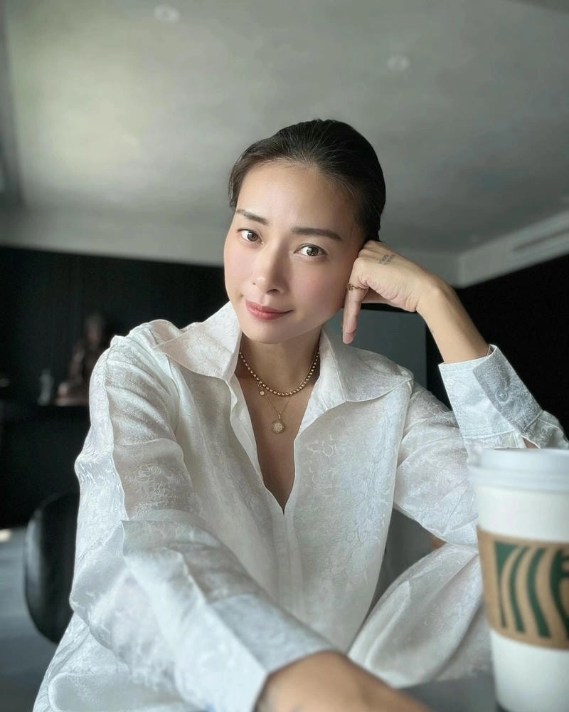 Ngô Thanh Vân khoe vẻ đẹp cá tính trẻ trung