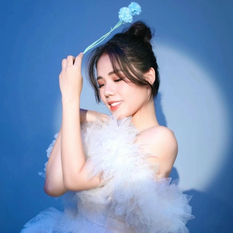 Nét dịu dàng đời thường của Cô Nguyễn Hương Ly