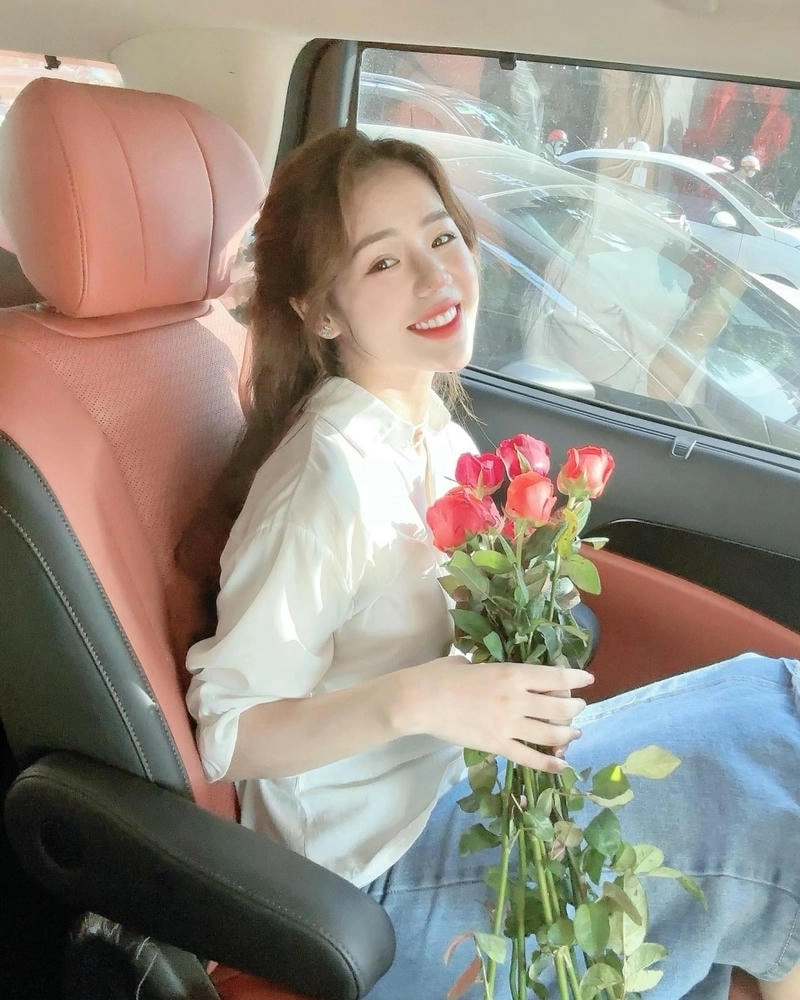 Góc nghiêng thần thánh Nguyễn Hương Ly người mẫu