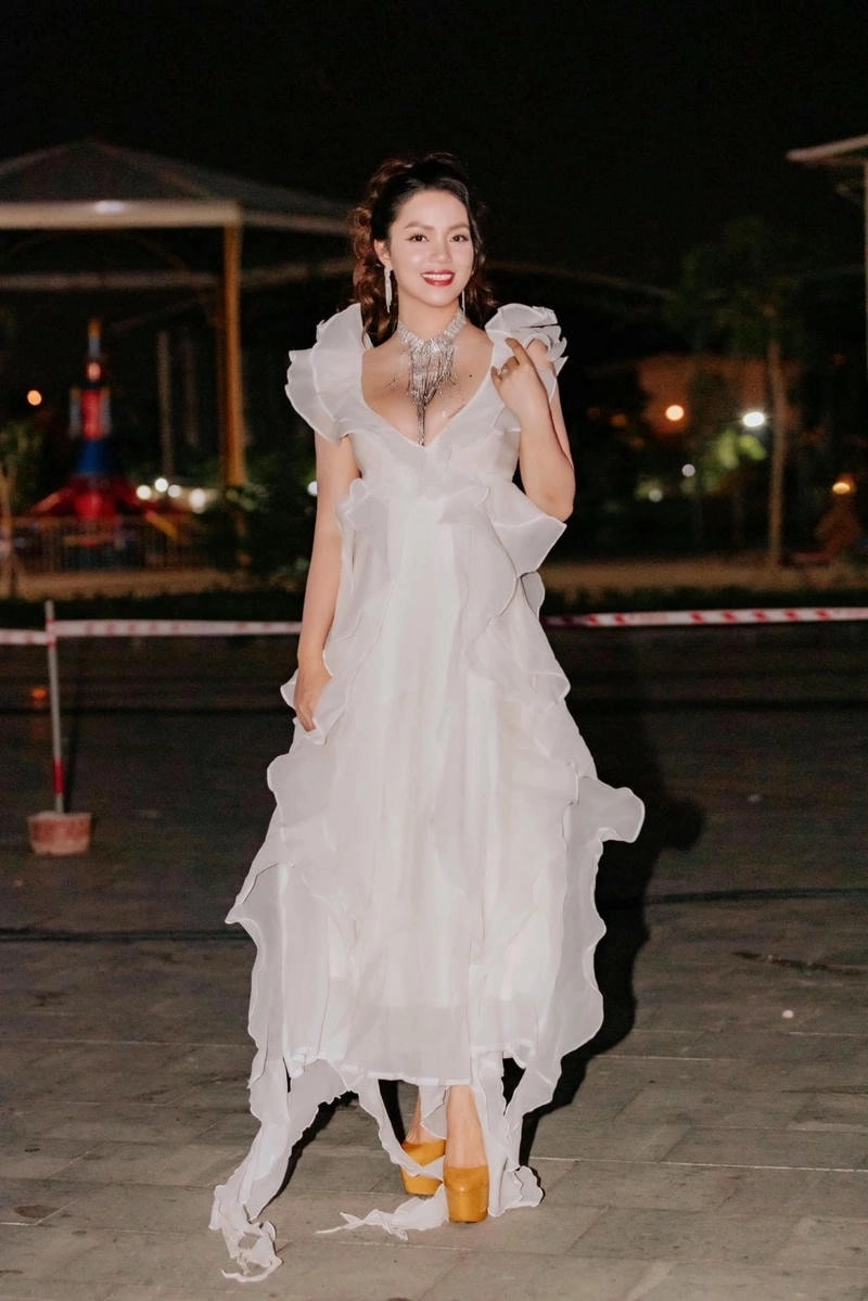 Thần thái nổi bật của MC Nguyễn Ngọc Anh