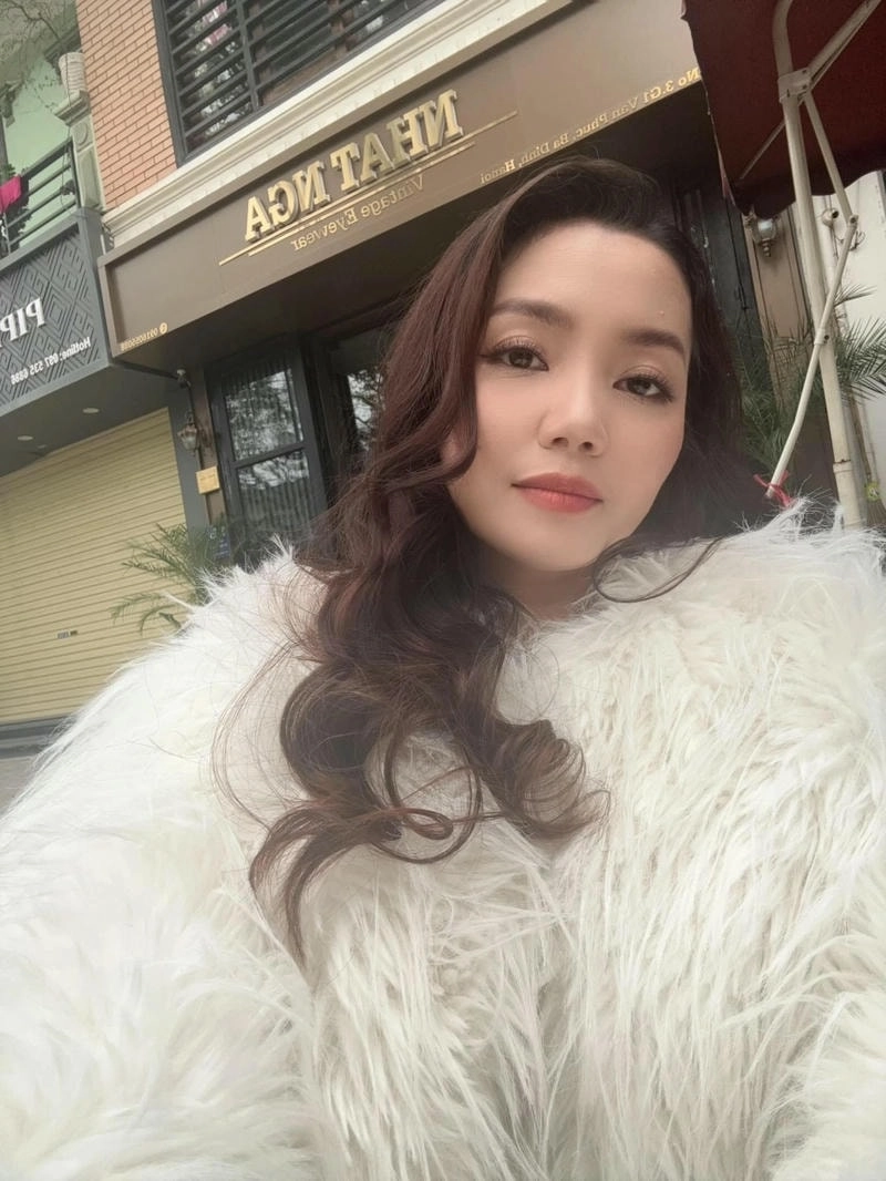 Theo dõi Ca sĩ Nguyễn Ngọc Anh Facebook