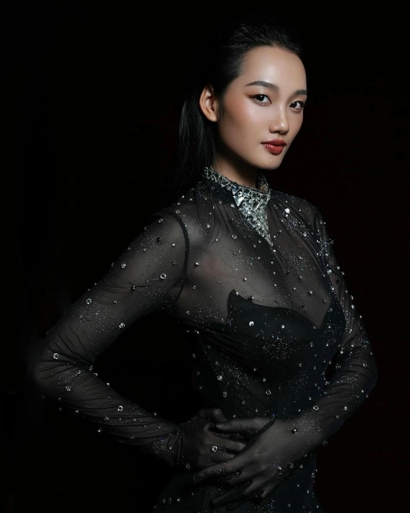 Nguyễn Quỳnh Anh model có vóc dáng chuẩn quốc tế