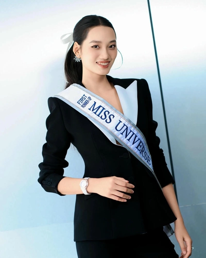 Nguyễn Quỳnh Anh Á 1 xuất hiện rạng rỡ trong sự kiện