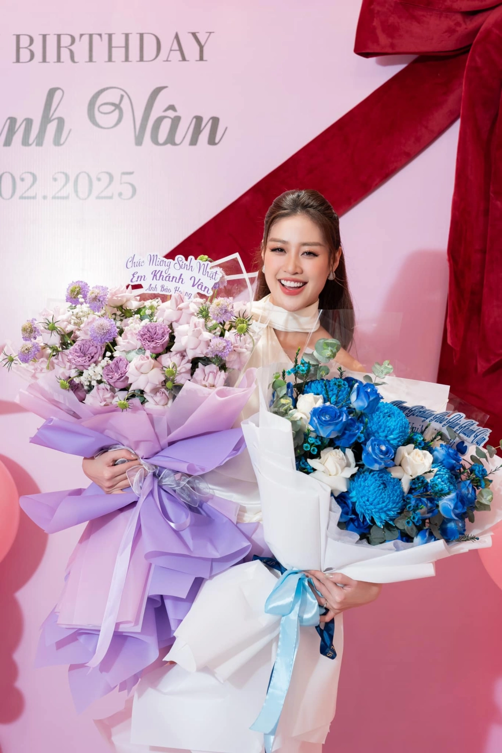 Bộ ảnh Nguyễn Trần Khánh Vân áo dài đẹp mê hồn