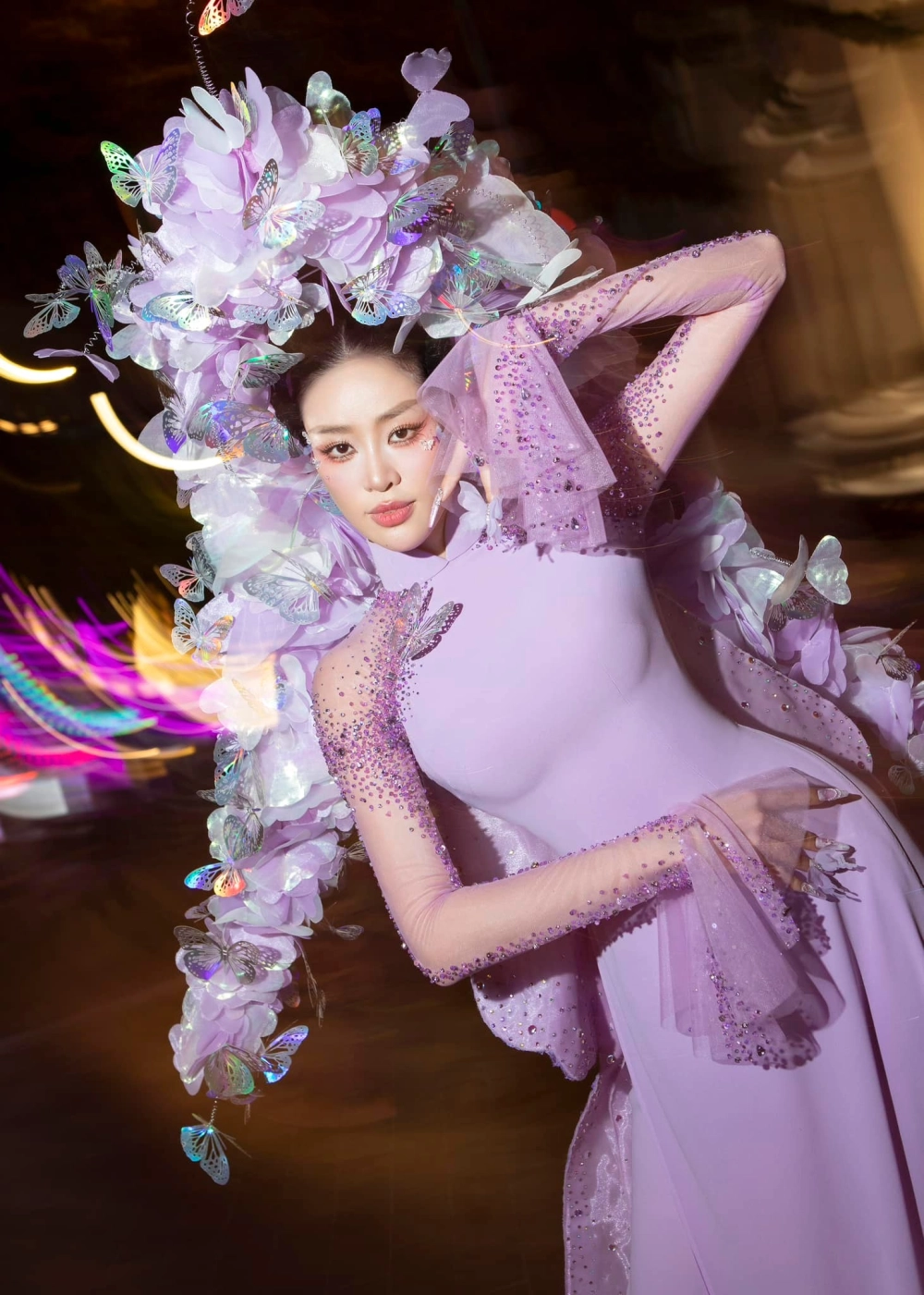 Bộ sưu tập áo dài hoa hậu Khánh Vân thanh lịch