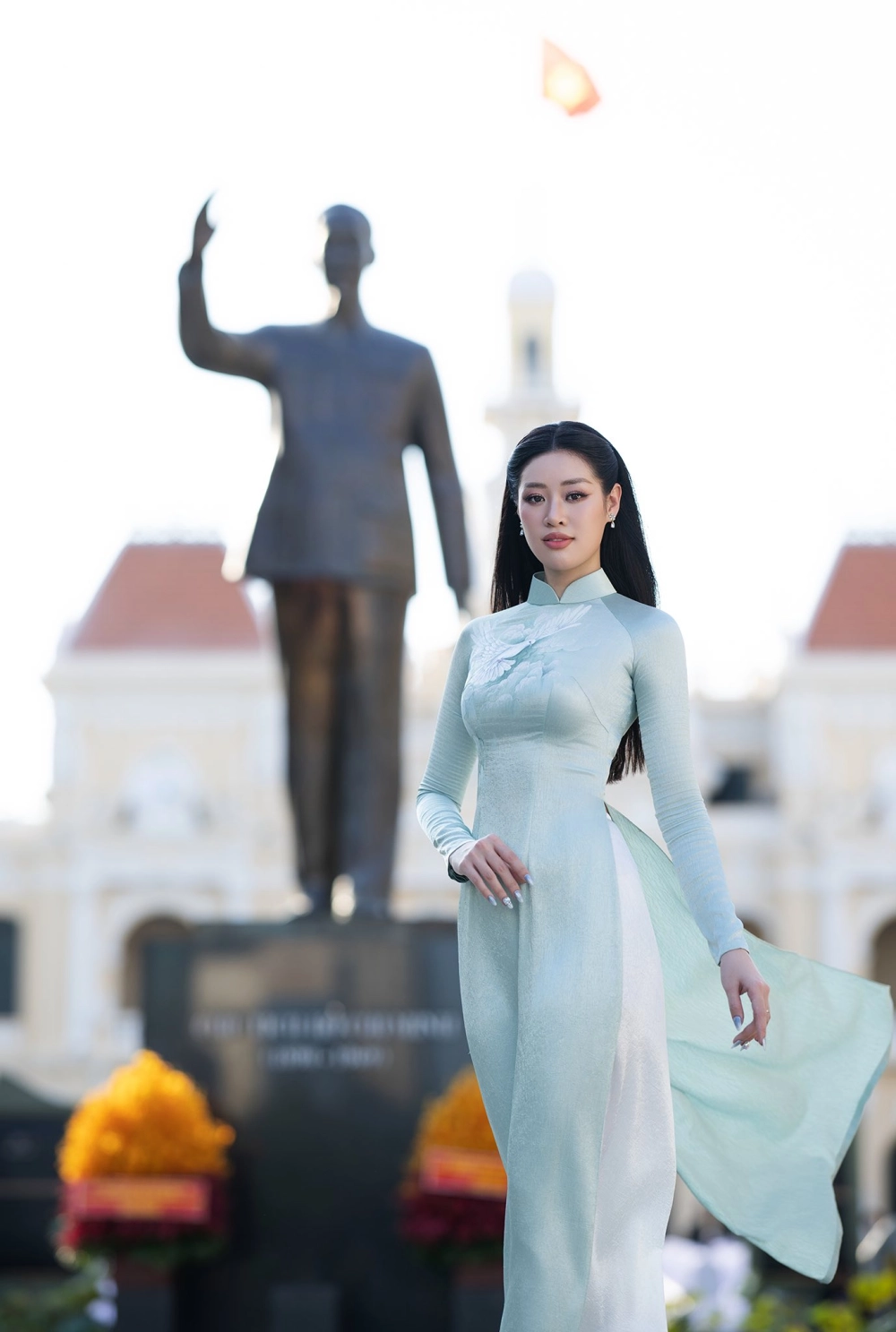 BST đầm dạ hội Khánh Vân đầy tinh tế