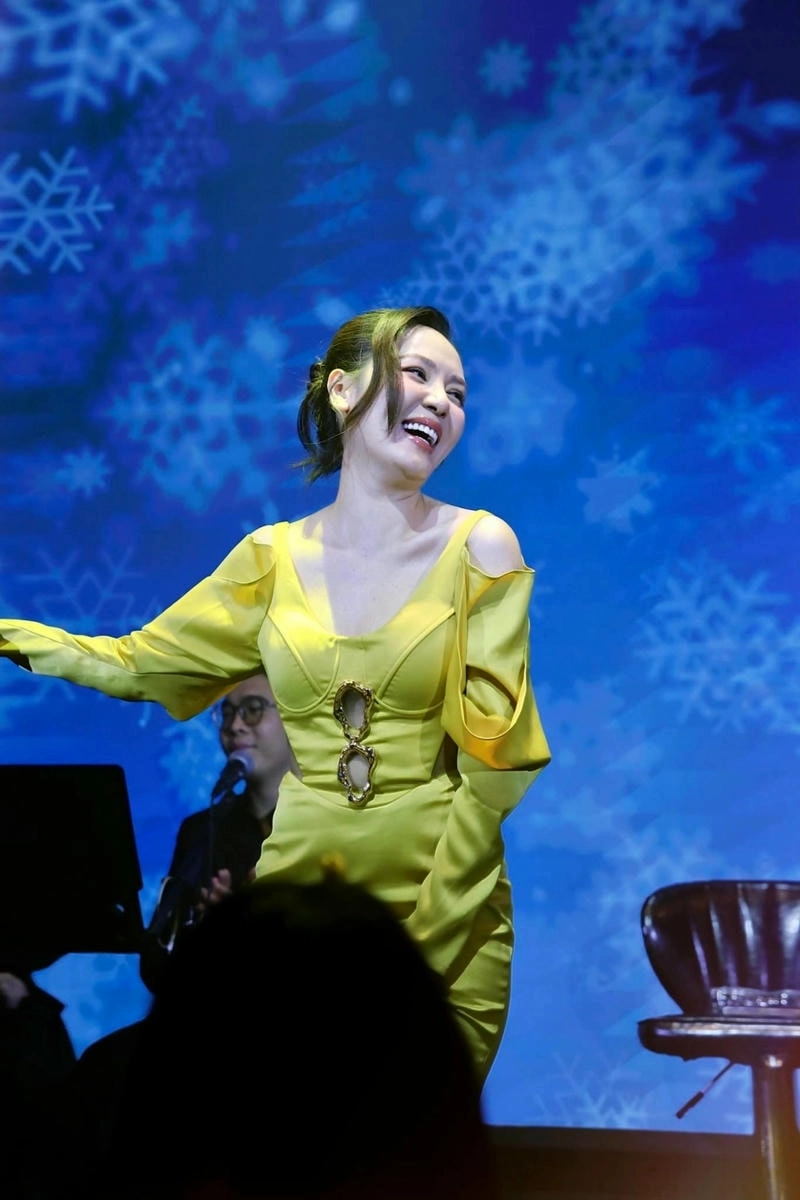 Chất giọng ngọt ngào của Phương Linh ca sĩ