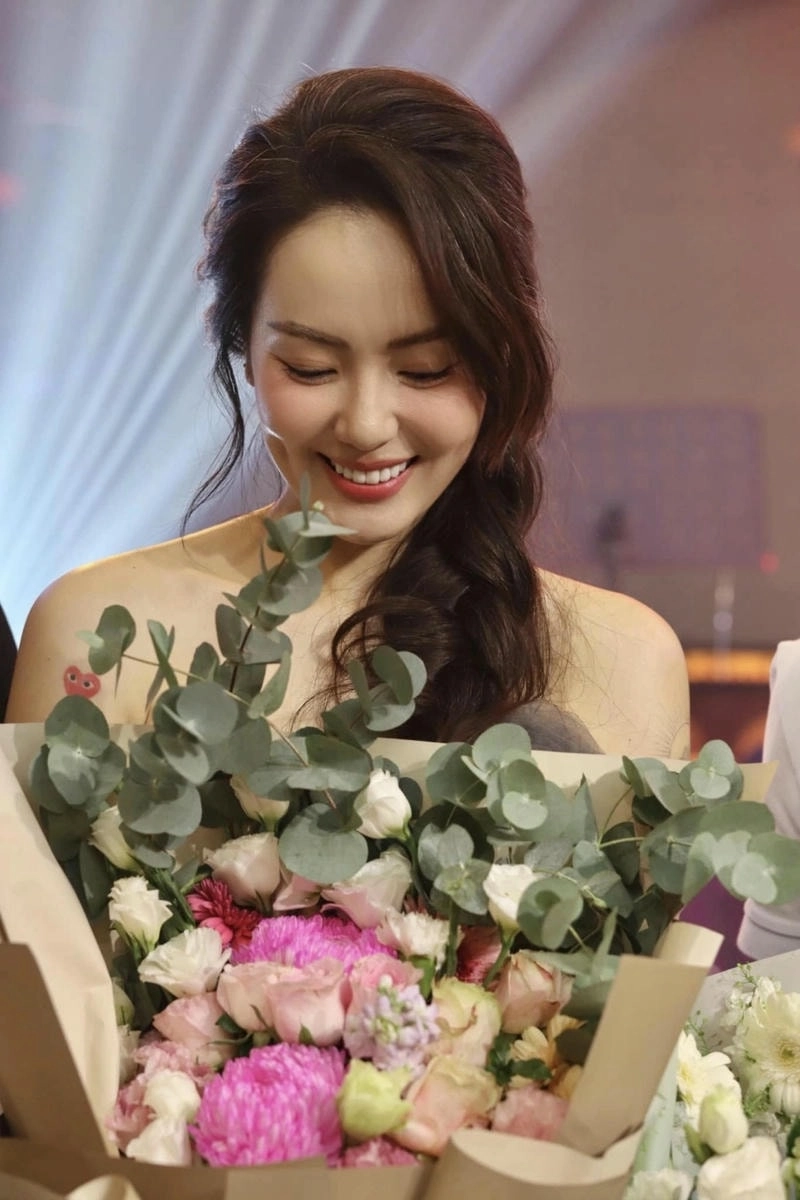 Khám phá hình ảnh mới trên Phương Linh Instagram