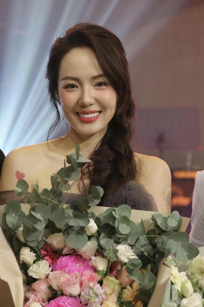 Nhan sắc nổi bật Phương Linh lúc trẻ