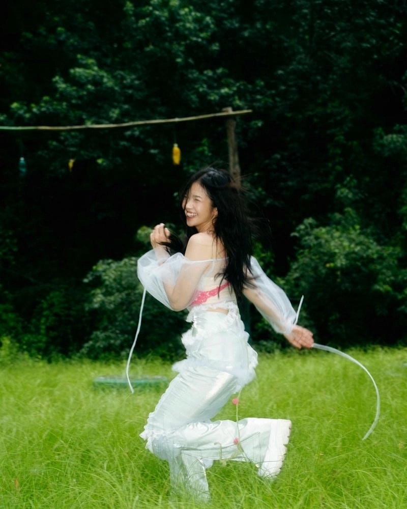 Suni Hạ Linh Tỷ Tỷ Đạp Gió Rẽ Sóng gây sốt