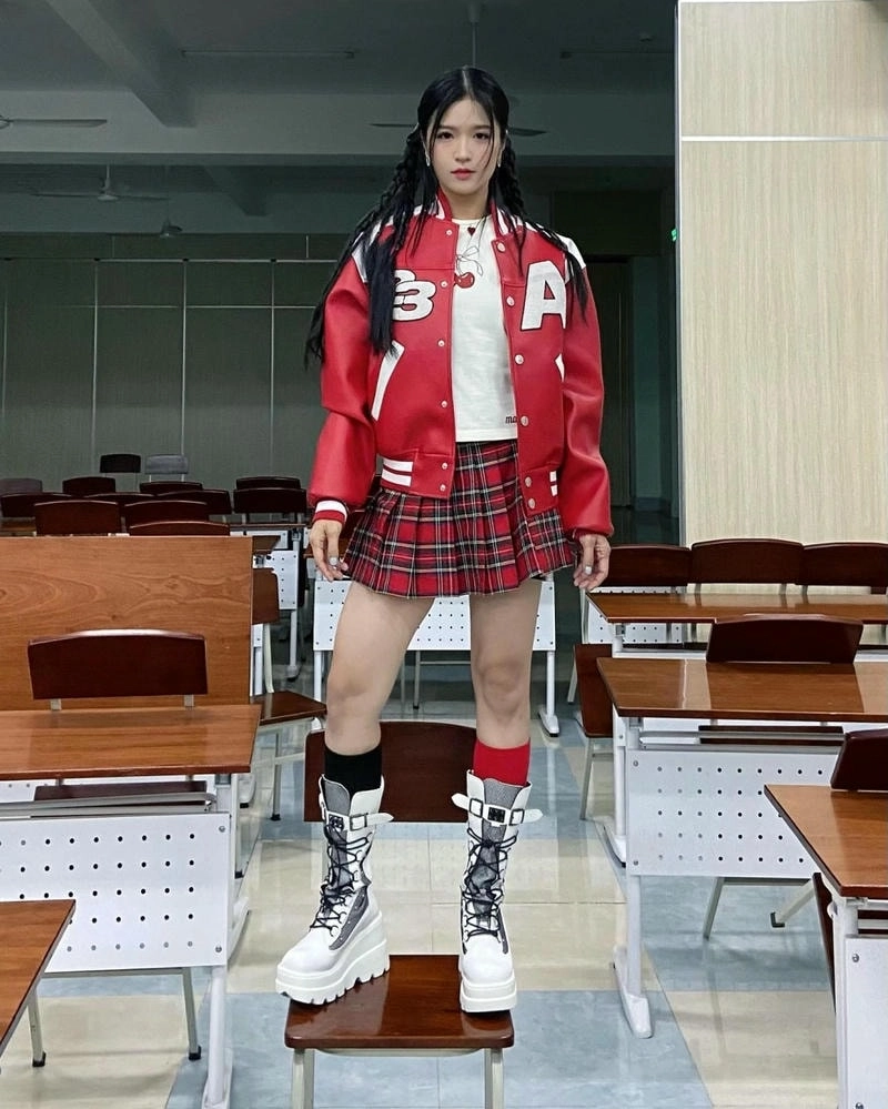 Suni Hạ Linh Chị Đẹp Đạp Gió Rẽ Sóng nổi bật