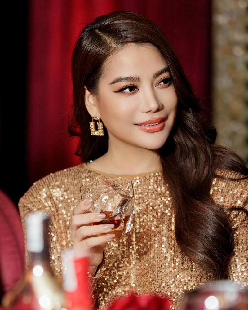 Phong cách cuốn hút của Ngọc Ánh