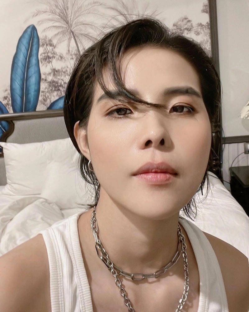 Vũ Cát Tường yêu xa lặng lẽ trong từng ca từ