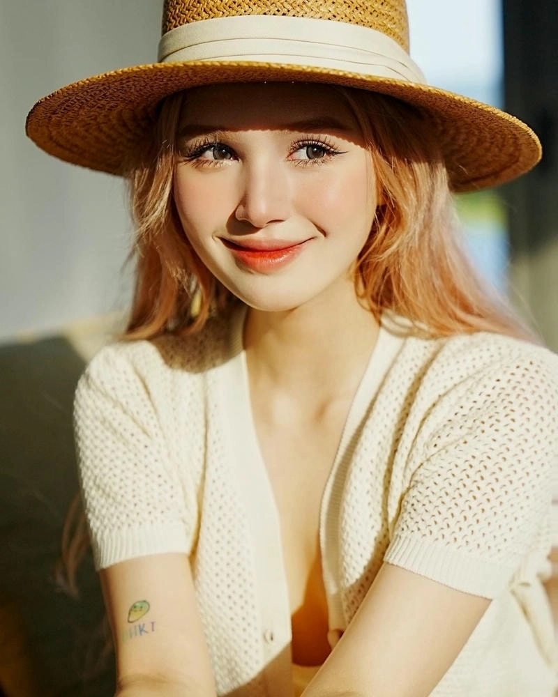 Xoài Non làm nghề gì ai cũng tò mò