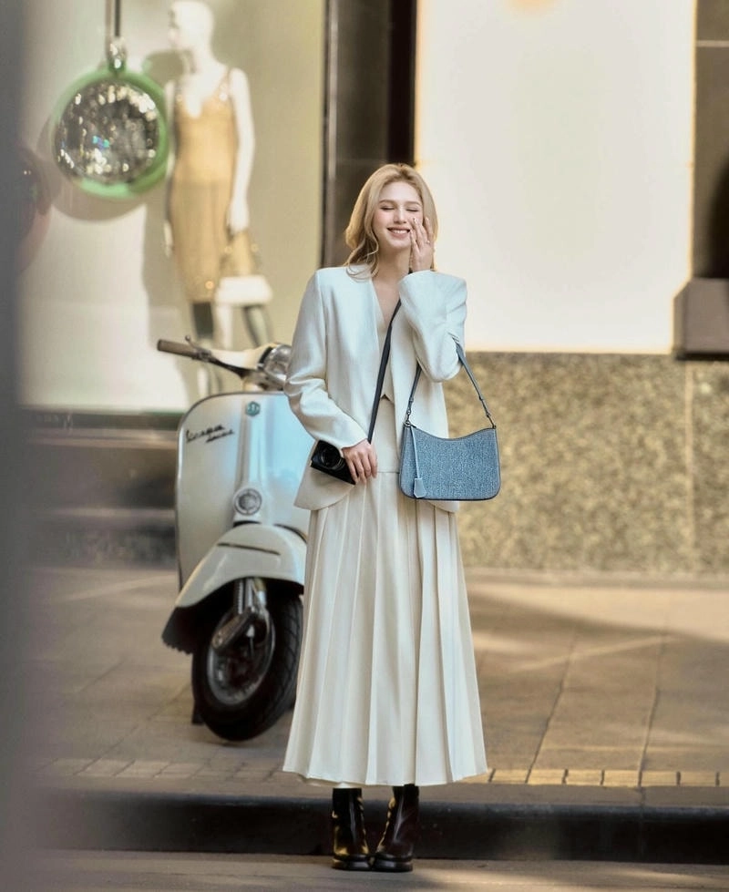 Xoài Non cưới ai khiến fan ngỡ ngàng