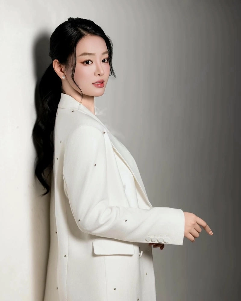 Bùi Khánh Linh học trường nào khiến fan tò mò