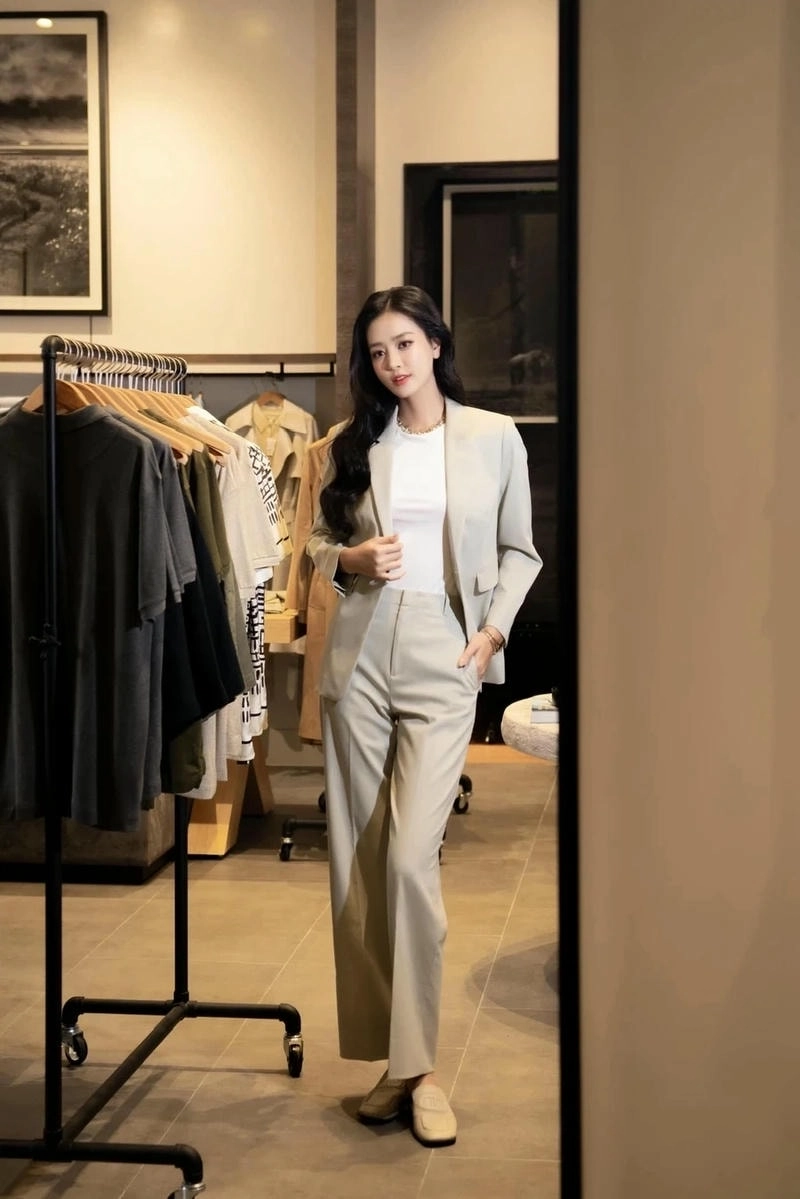 Bùi Khánh Linh á hậu gây thương nhớ