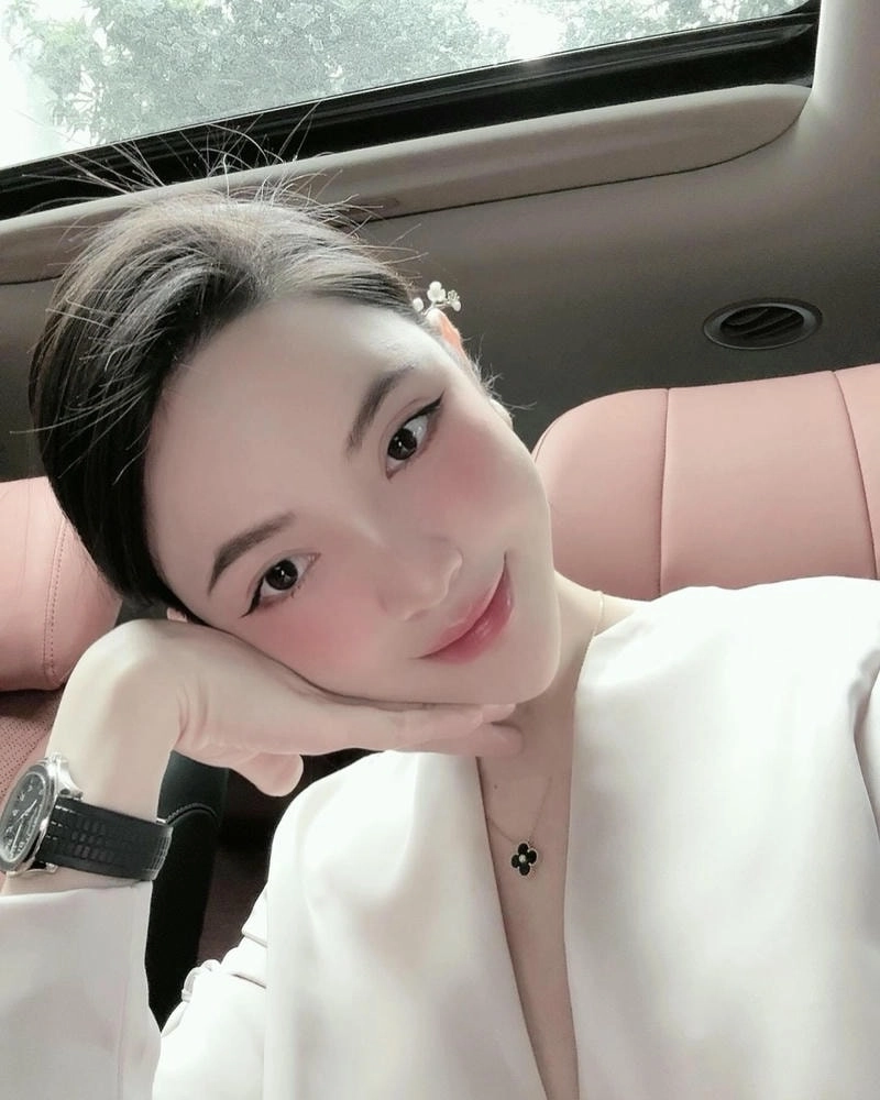 Khám phá tài khoản Chu Thanh Huyền instagram