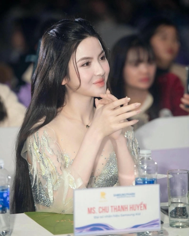 Lạ lẫm hình ảnh Chu Thanh Huyền hồi xưa