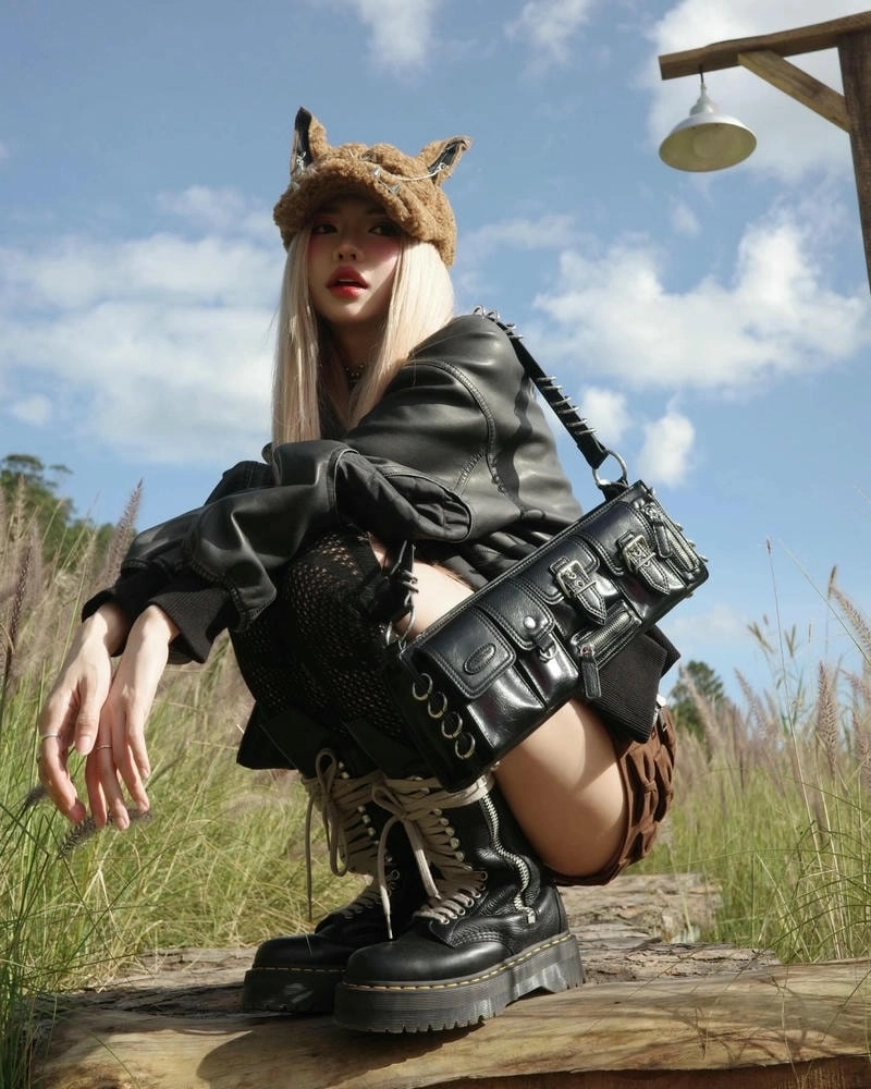 Ciin ngoài đời giản dị mà vẫn rạng rỡ thu hút