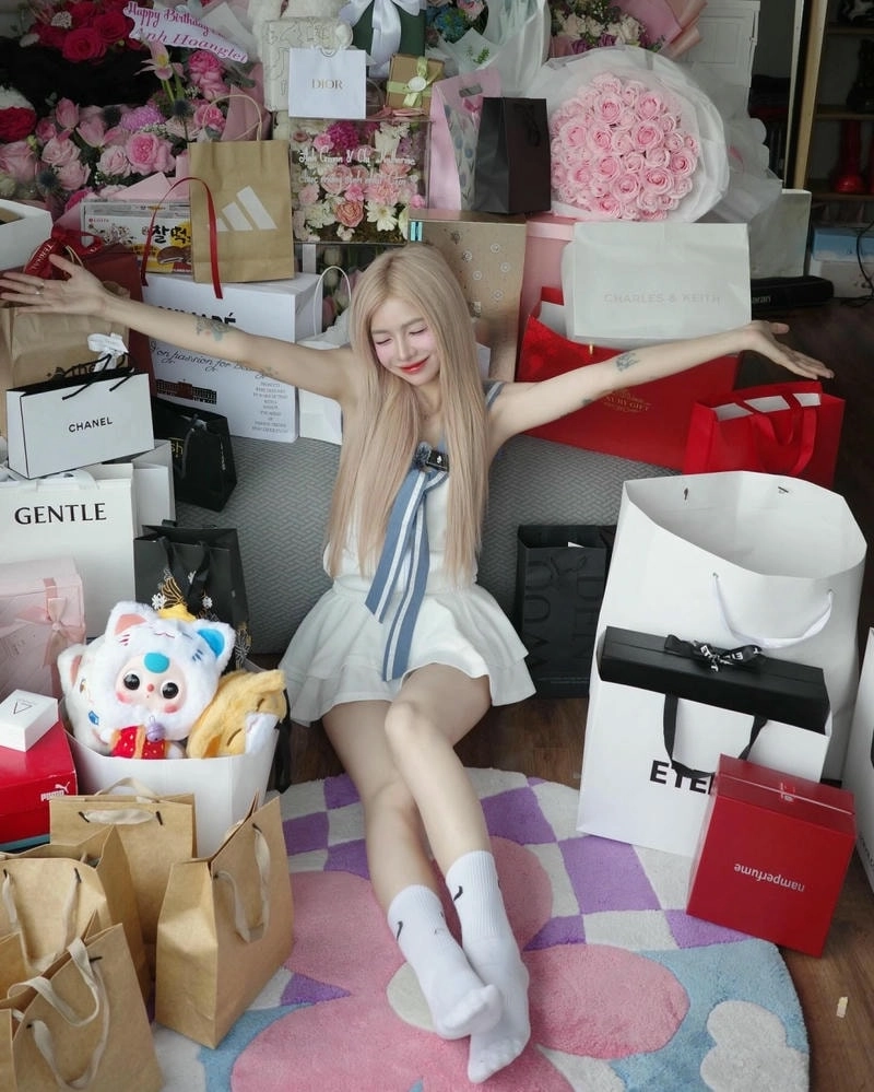 Ciin phẫu thuật thẩm mỹ hay vẻ đẹp tự nhiên