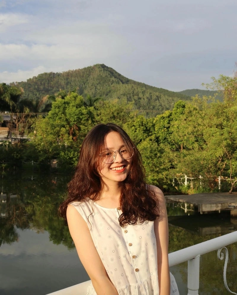 Tò mò nơi Đặng Thu Hà tốt nghiệp năm nào