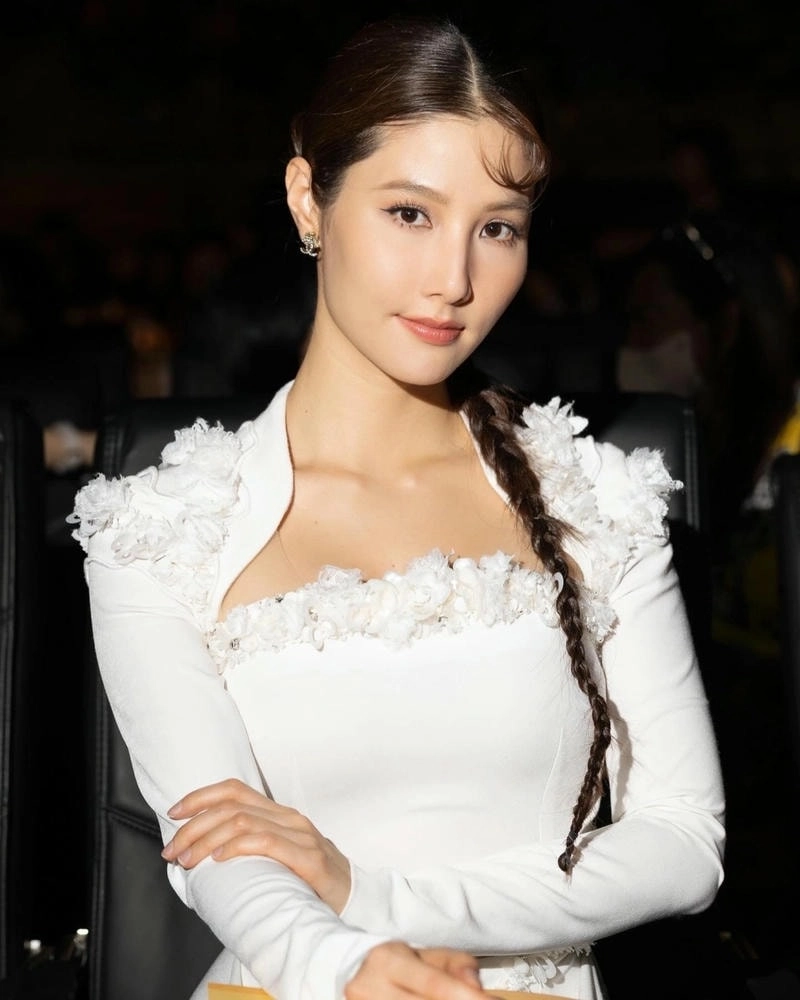 Phong cách thanh lịch của Diễn viên Diễm My 9x