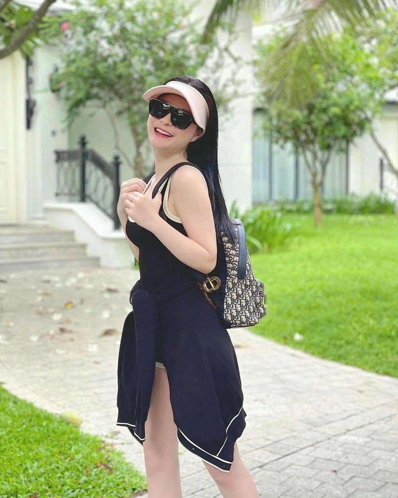 Cộng đồng hỏi nhiều Đoàn Di Băng làm nghề gì