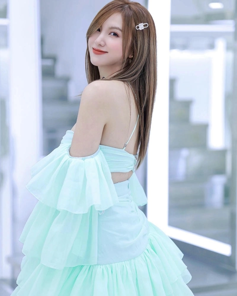 Hạnh Sino là ai khiến netizen tìm kiếm dồn dập