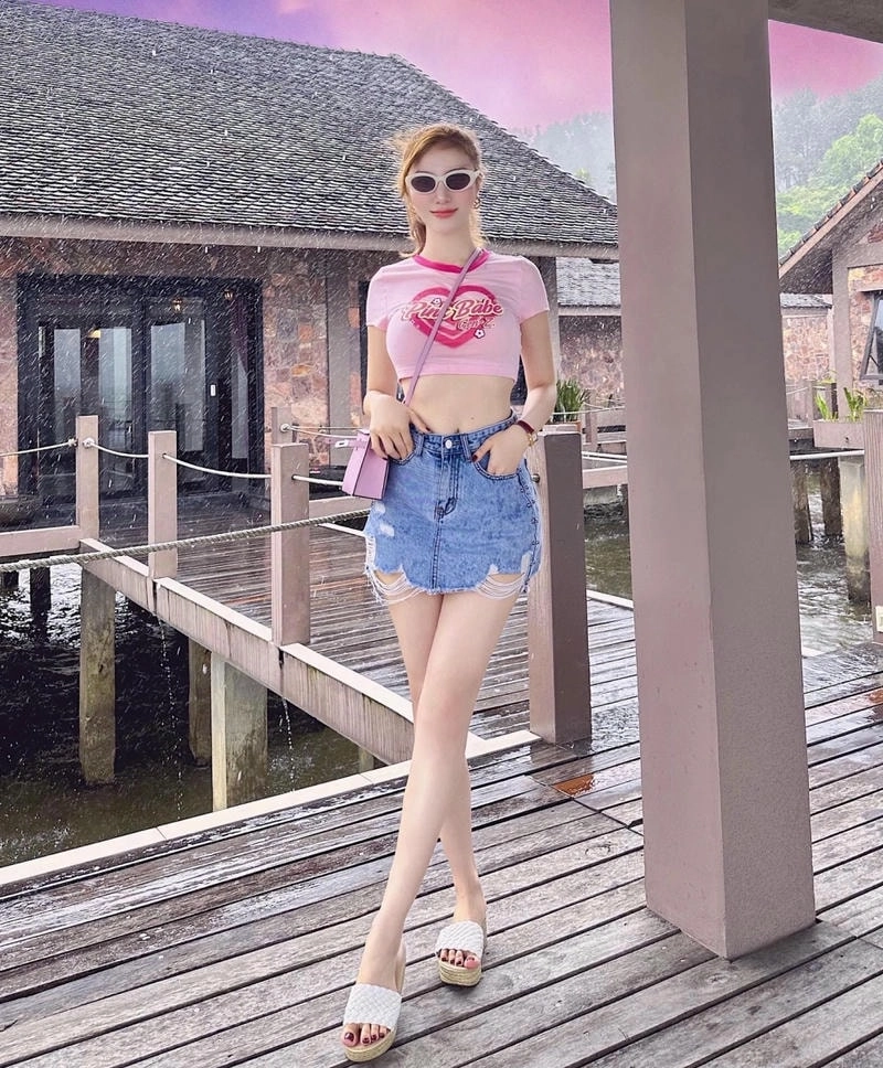 Hạnh Sino tuổi thật gây bất ngờ cho người hâm mộ