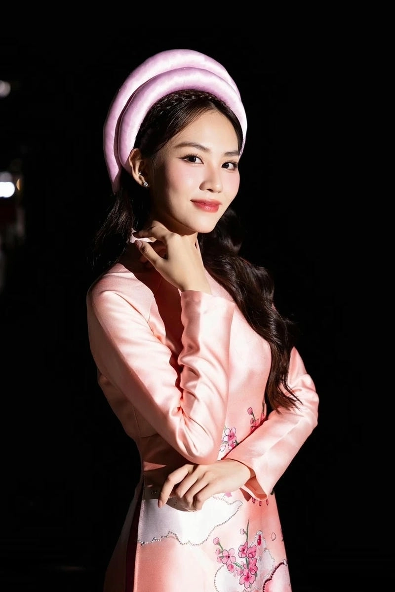 Dáng vóc quyến rũ của Huỳnh Nguyễn Mai Phương cao