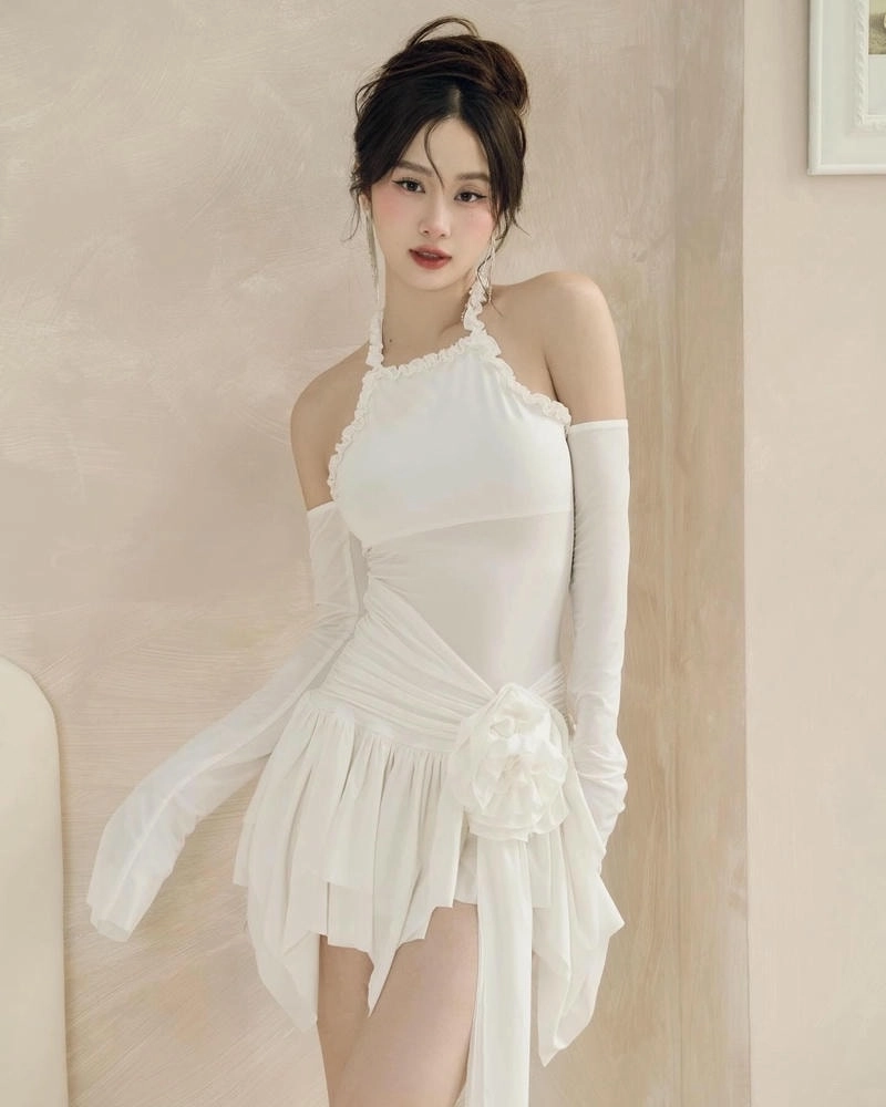 Ngắm lại vẻ đẹp Jun Vũ ngày xưa