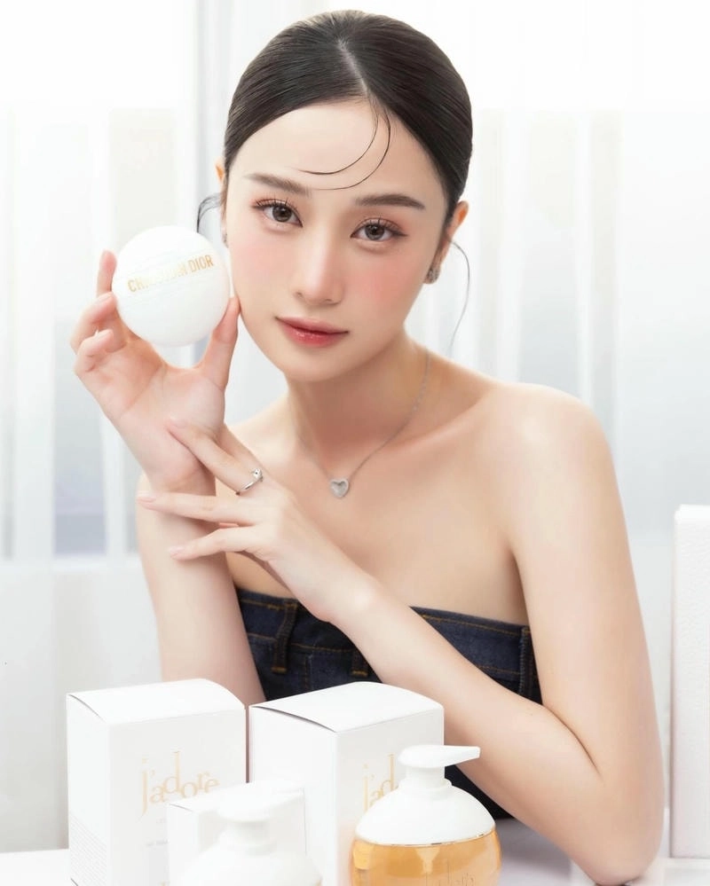 Vẻ đẹp hình thể của Jun Vũ body