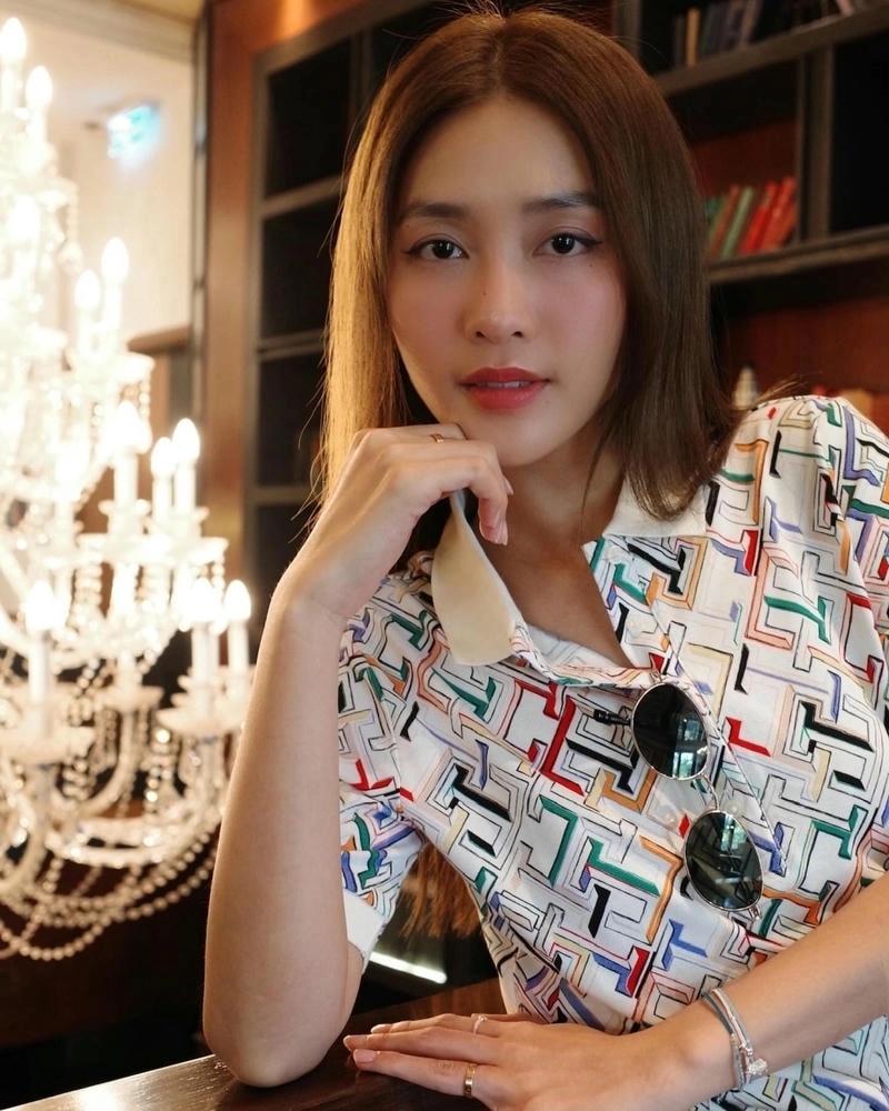 Chiều cao nổi bật của Khả Ngân trên ảnh