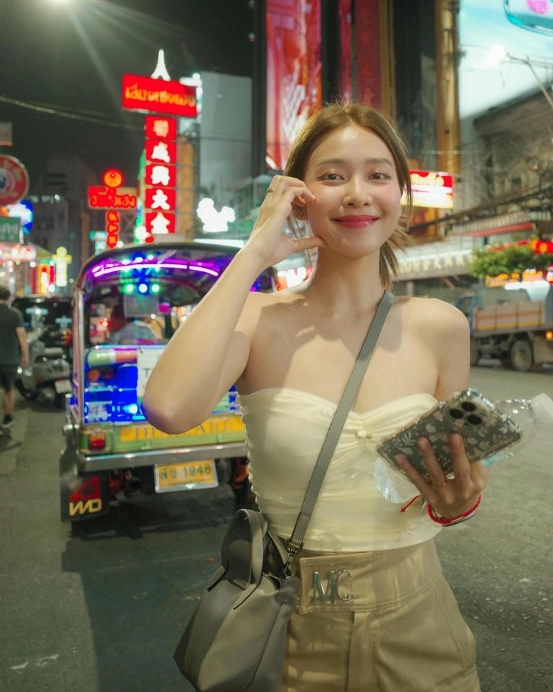 Khám phá chiều cao thật của Khả Ngân