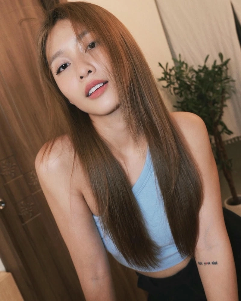 Ảnh đẹp Khả Ngân khi thể hiện bản cover