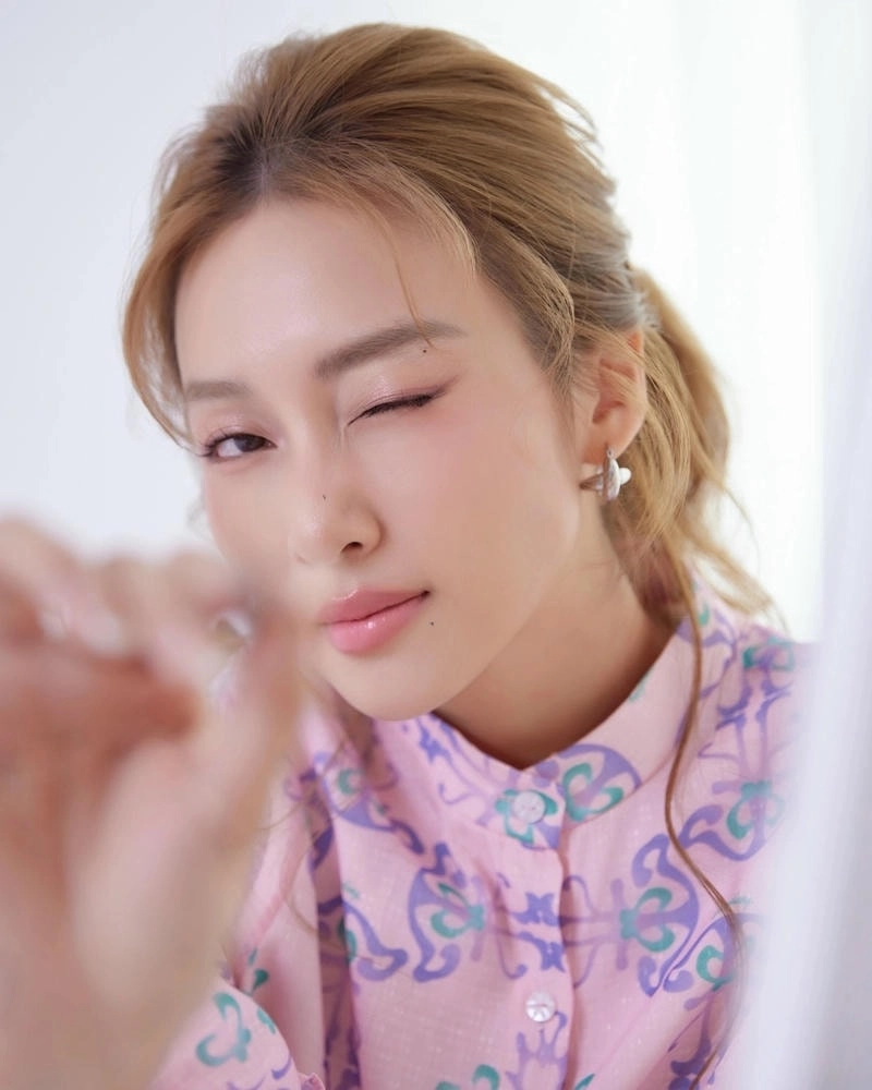 Tìm hiểu về Khả Ngân qua hình ảnh