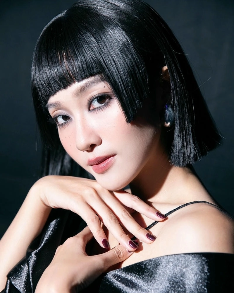 Ảnh trẻ trung của Khả Ngân cùng năm sinh